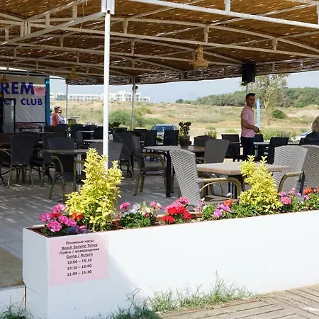 Irem Garden & 2* Side